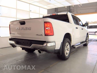 2026 Ram 1500 Big Horn Crew Cab Short Bed - miniatura 4