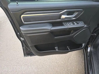 2026 Ram 1500 Big Horn Crew Cab Short Bed – miniatura 9