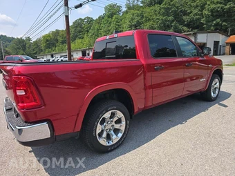 2026 Ram 1500 Big Horn Crew Cab Short Bed - miniatura 3