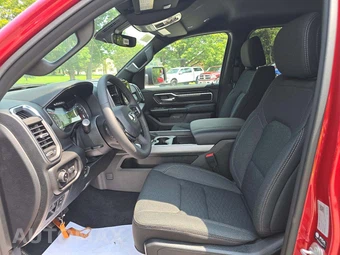 2026 Ram 1500 Big Horn Crew Cab Short Bed - miniatura 6