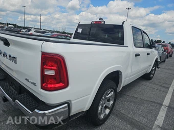 2026 Ram 1500 Big Horn Crew Cab Short Bed - miniatura 4