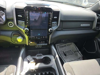 2026 Ram 1500 Laramie Crew Cab Short Bed - miniatura 10