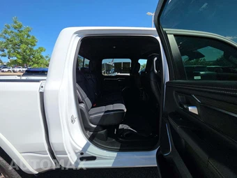 2026 Ram 1500 Laramie Crew Cab Short Bed – miniatura 13