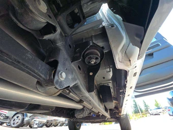 2026 Ram 1500 Laramie Crew Cab Short Bed – miniatura 14