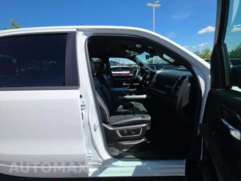 2026 Ram 1500 Laramie Crew Cab Short Bed – miniatura 15