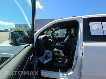 2026 Ram 1500 Laramie Crew Cab Short Bed – miniatura 3