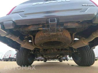 2026 Ram 1500 Laramie Crew Cab Short Bed - miniatura 12