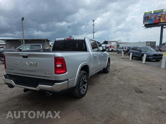 2026 Ram 1500 Laramie Crew Cab Short Bed - miniatura 3