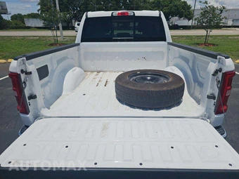 2026 Ram 1500 Laramie Crew Cab Short Bed - miniatura 11