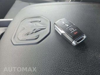 2026 Ram 1500 Laramie Crew Cab Short Bed - miniatura 5