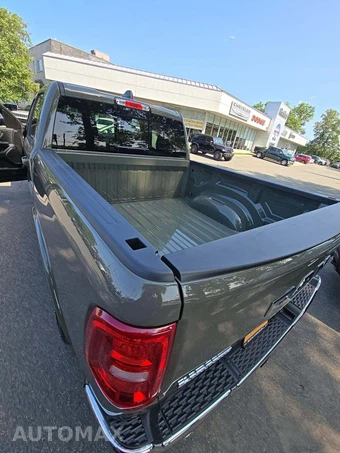 2026 Ram 1500 Laramie Crew Cab Short Bed – miniatura 14