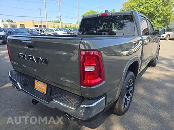 2026 Ram 1500 Laramie Crew Cab Short Bed – miniatura 3