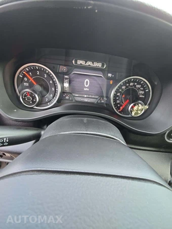 2026 Ram 1500 Laramie Crew Cab Short Bed – miniatura 9