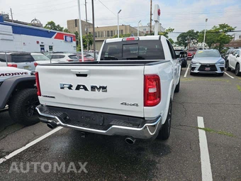 2026 Ram 1500 Laramie Crew Cab Short Bed - miniatura 3
