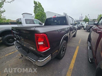 2026 Ram 1500 Laramie Crew Cab Short Bed - miniatura 3