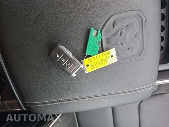 2026 Ram 1500 Laramie Crew Cab Short Bed - miniatura 8