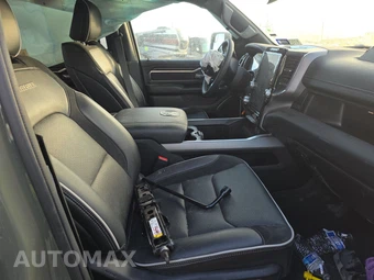 2026 Ram 1500 Laramie Crew Cab Short Bed - miniatura 8