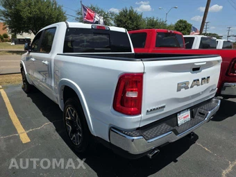 2026 Ram 1500 Laramie Crew Cab Short Bed - miniatura 2