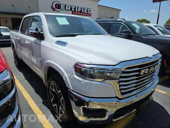2026 Ram 1500 Laramie Crew Cab Short Bed - miniatura 4