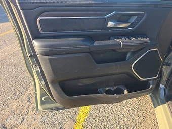 2026 Ram 1500 Laramie Crew Cab Short Bed - miniatura 9