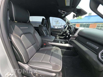 2026 Ram 1500 Laramie Crew Cab Short Bed - miniatura 18