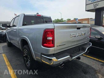 2026 Ram 1500 Laramie Crew Cab Short Bed - miniatura 2