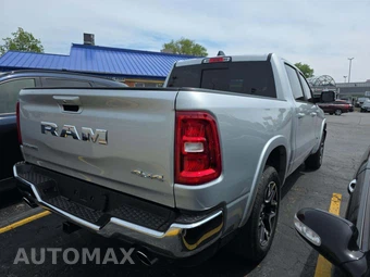 2026 Ram 1500 Laramie Crew Cab Short Bed - miniatura 3