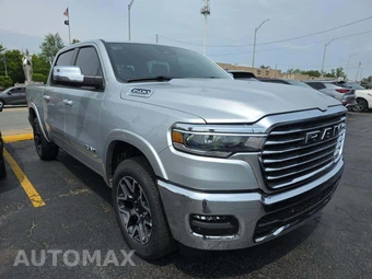 2026 Ram 1500 Laramie Crew Cab Short Bed - miniatura 4