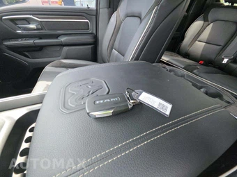 2026 Ram 1500 Laramie Crew Cab Short Bed - miniatura 8
