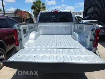 2026 Ram 1500 Laramie Crew Cab Short Bed - miniatura 14