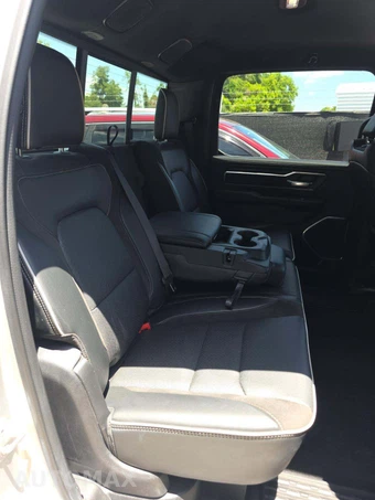 2026 Ram 1500 Laramie Crew Cab Short Bed - miniatura 16