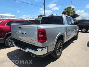 2026 Ram 1500 Laramie Crew Cab Short Bed - miniatura 3