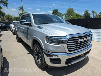 2026 Ram 1500 Laramie Crew Cab Short Bed - miniatura 4