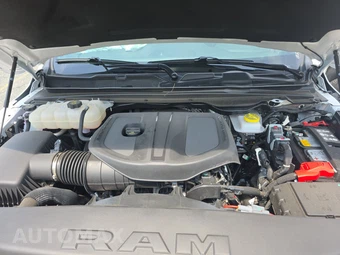 2026 Ram 1500 Laramie Crew Cab Short Bed - miniatura 16