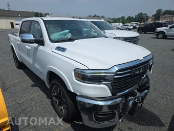2026 Ram 1500 Laramie Crew Cab Short Bed - miniatura 3