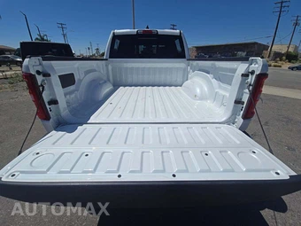 2026 Ram 1500 Laramie Crew Cab Short Bed - miniatura 14
