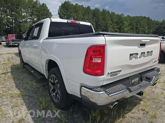 2026 Ram 1500 Laramie Crew Cab Short Bed - miniatura 2