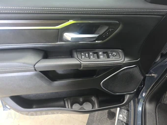 2026 Ram 1500 Laramie Crew Cab Short Bed - miniatura 9