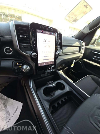 2026 Ram 1500 Laramie Crew Cab Short Bed – miniatura 10