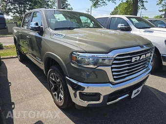 2026 Ram 1500 Laramie Crew Cab Short Bed – miniatura 4