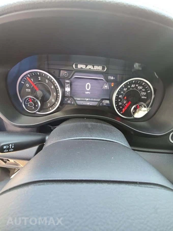 2026 Ram 1500 Laramie Crew Cab Short Bed – miniatura 9