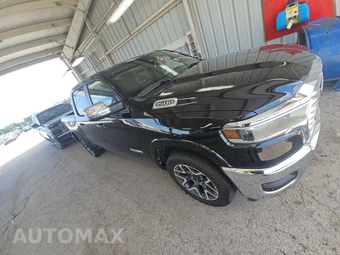 2026 Ram 1500 Laramie Crew Cab Short Bed - miniatura 3