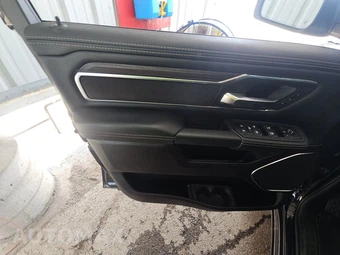 2026 Ram 1500 Laramie Crew Cab Short Bed - miniatura 9