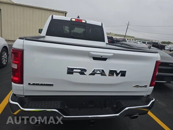 2026 Ram 1500 Laramie Crew Cab Short Bed - miniatura 5