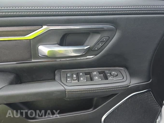 2026 Ram 1500 Laramie Crew Cab Short Bed - miniatura 9