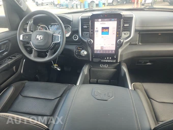 2026 Ram 1500 Laramie Crew Cab Short Bed - miniatura 11