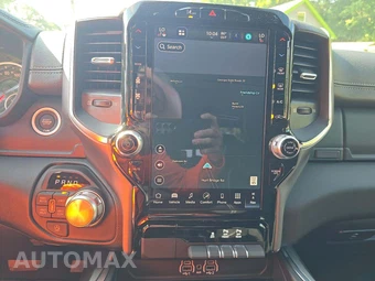 2026 Ram 1500 Laramie Crew Cab Short Bed - miniatura 10