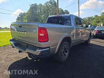2026 Ram 1500 Laramie Crew Cab Short Bed - miniatura 3