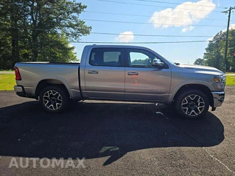 2026 Ram 1500 Laramie Crew Cab Short Bed - miniatura 4