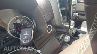 2026 Ram 1500 Laramie Crew Cab Short Bed - miniatura 21